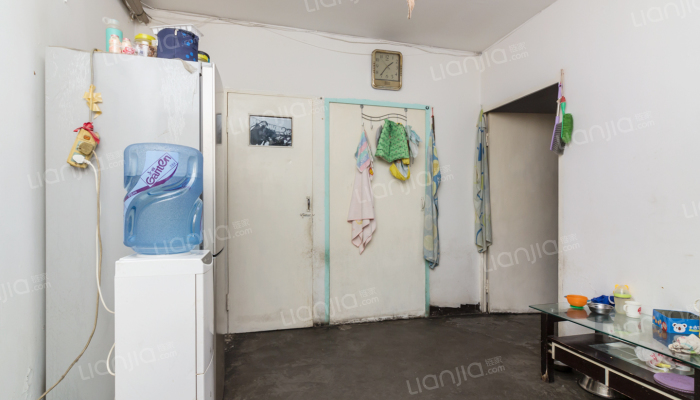 金达花园，精装大两居，诚心出租